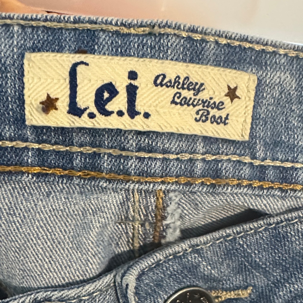 L.E.I Almost Vintage Women's Jeans - Picture 10 of 12